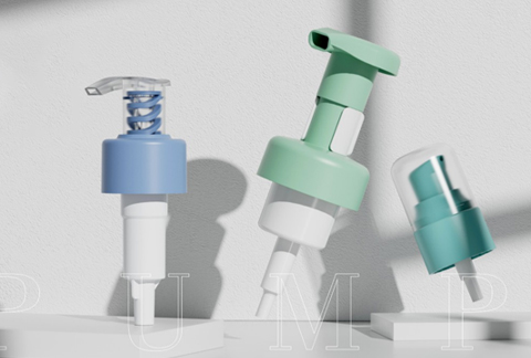 In che modo il design dello spruzzatore a grilletto normale ottimizza l'ergonomia per ridurre l'affaticamento della mano durante l'uso prolungato in applicazioni di pulizia industriale o commerciale?